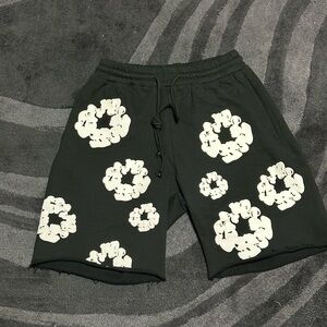 SOLD!!! men’s Large Denim Tears Shorts